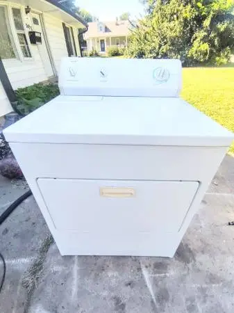KENMORE SUPER CAPACITY ELECTRIC DRYER. WORKS LIKE NEW!