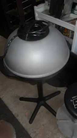 George Foreman Indoor/Outdoor Electric Grill Works Great! Clean!