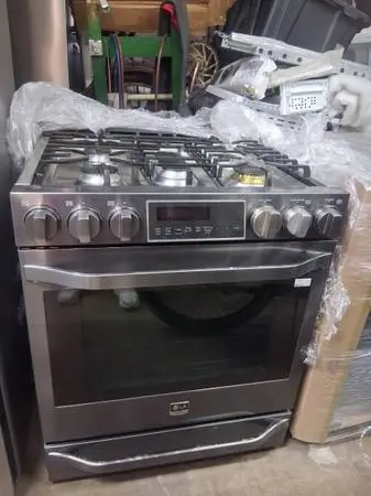 LG studio slide in gas range convection oven