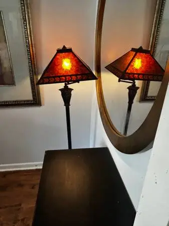 Lamp, mirror, end table Conroe