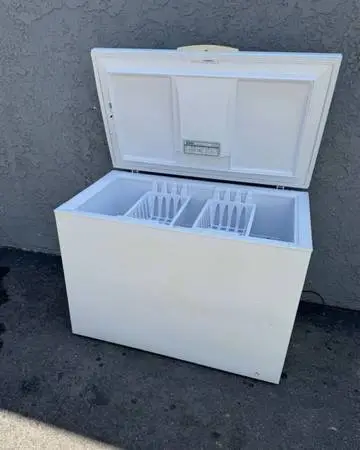 15 cubic Deep chest freezer (free local delivery)