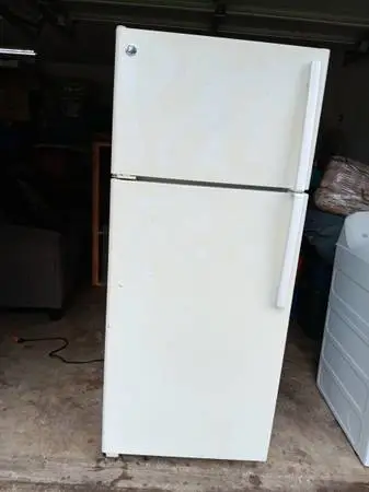 GE Refrigerator