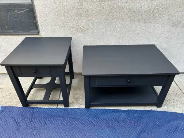 VERY NICE SPRING HINGE RAISING TOP WOODEN COFFEE TABLE AND END TABLE CAN DELIVE