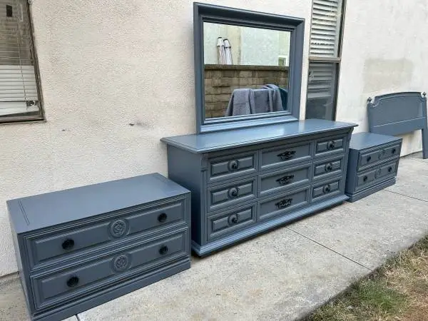 BEAUTIFUL QUALITY 5 PC HENREDON  BEDROOM SET CAN DELIVER LOCAL IF NEEDED