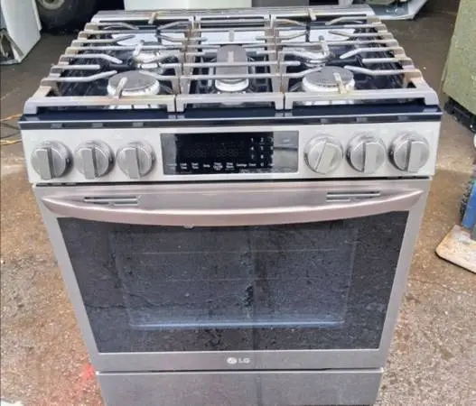 Excellent Condition! LG ThinQ Stainless Steel Gas Stove/Oven/Range!
