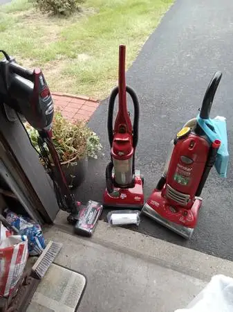3 VACUUMS, EUREKA SMART VAC & SHARK ROCKET & A DIRT DEVIL