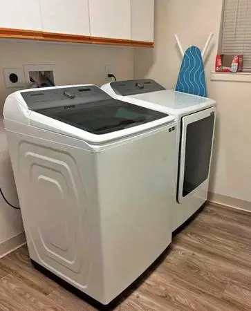 Samsung washer and dryer like NEW