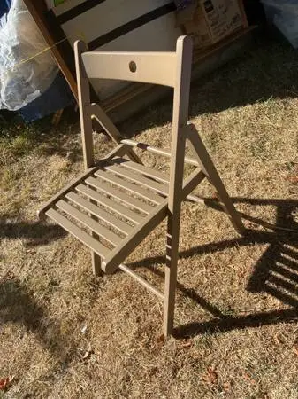 Set of 4 wooden folding chairs