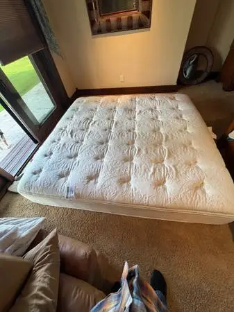 Simmons Beauty Rest King Mattress & Box Springs