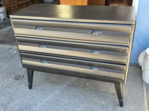 3 drawer wood dresser #1893