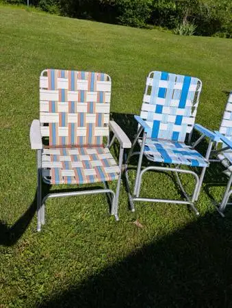 Rocker folding chairs