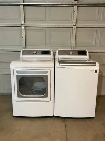 LG washer and electric dryer like new great shape