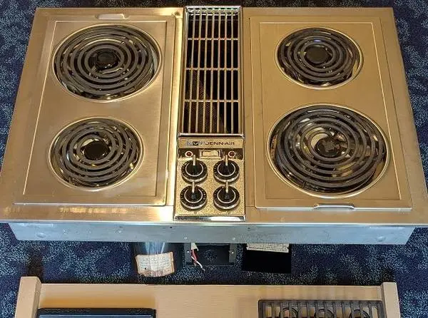 Jenn-Air Cooktop Downdraft Stove model C221