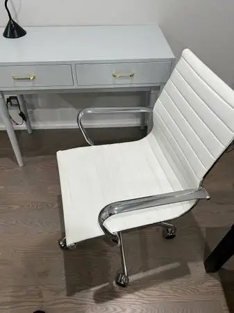 Genuine leather Desk chair