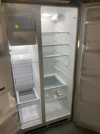Frigidaire Side-by-Side Refrigerator with Ice Machine - Excellent Cond