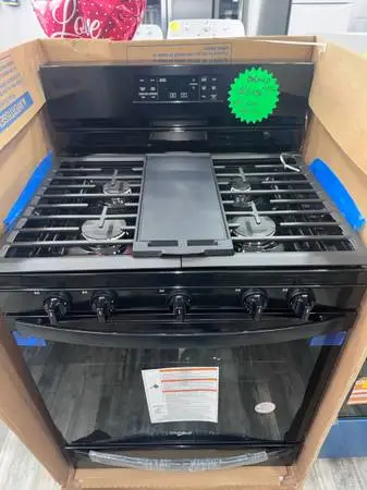 Whirlpool Brand New 30”W Freestanfing Gas Range