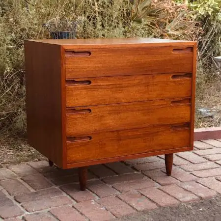 Beautiful Vintage teak Danish Modern MCM 4dr Dresser/Cabinet CLEAN