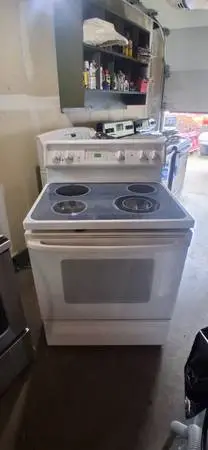 *~ GE White Glass Top Range (Stove /Oven) ~* Can deliver