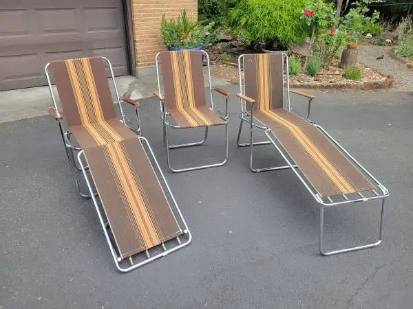 Zip Dee chairs