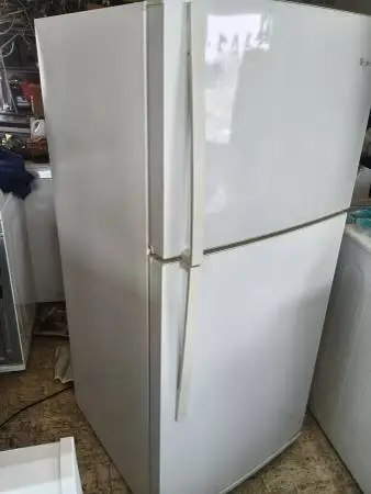 Refrigerator Whirlpool in Great Working Order Like New Local Delivery