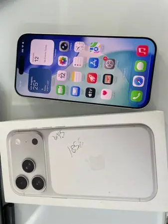 Apple iPhone 17 Pro 256GB (UNLOCKED )