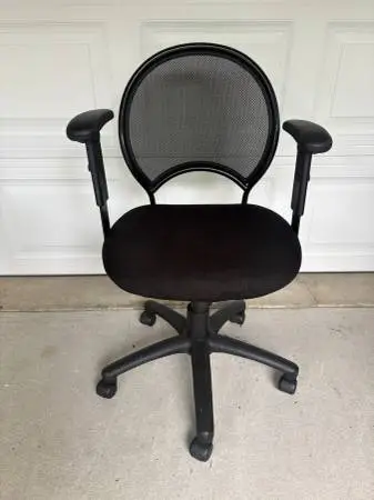DESK CHAIR