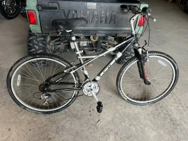 GT Hybrid Bike