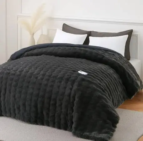 NEW King Size Heated Comforter- Black Fur