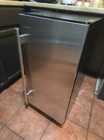 Avallon ice maker