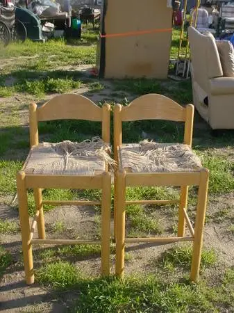 2 low back barstools