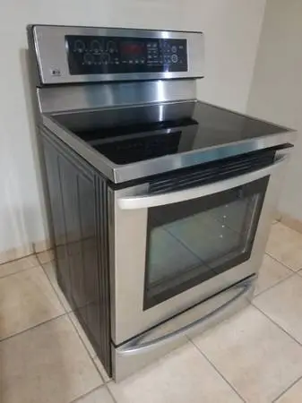 Elegant LG Electric stove Free Deliver And Install 3 Month Warranty