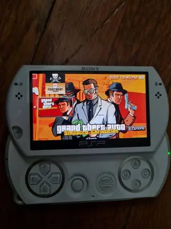 PSP GO COKE WHITE COMPACT