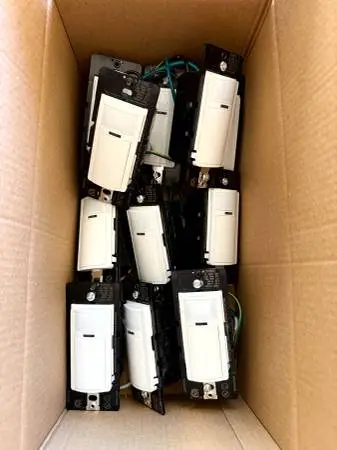 Leviton DVS02 Decora Vacancy Motion Sensor (11)