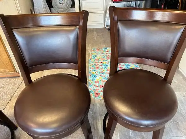 BAR STOOLS (4) COUNTER HEIGHT