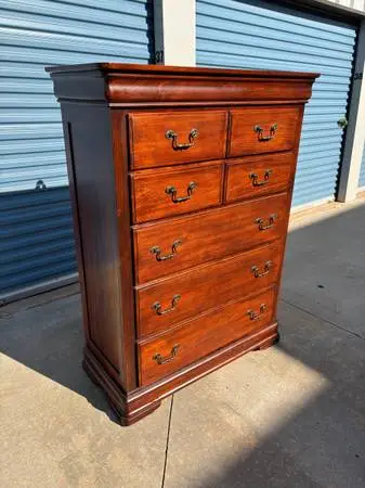 Beautiful Sturdy 5 Drawer Mahogany Tallboy Chest of Drawers