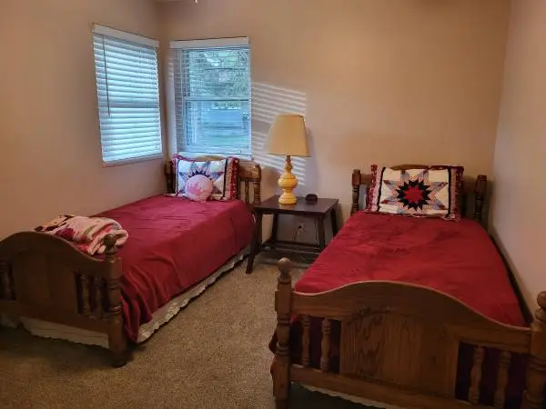 Solid Oak Twin Bed Set & Custom Dresser – $425 (Bonus Lamp Included!)