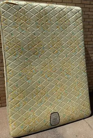 Full size bed