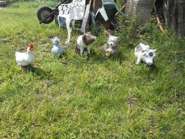 CONCRETE LAWN ORNAMENTS