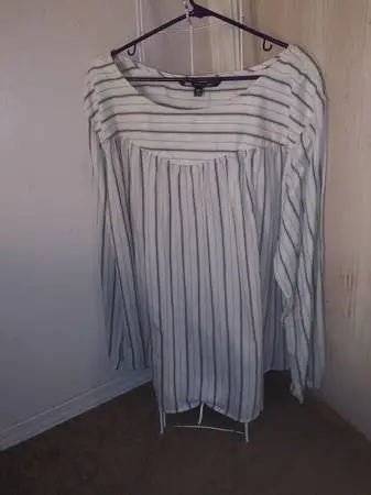 Womens Shirt Size 3X- New with Tag
