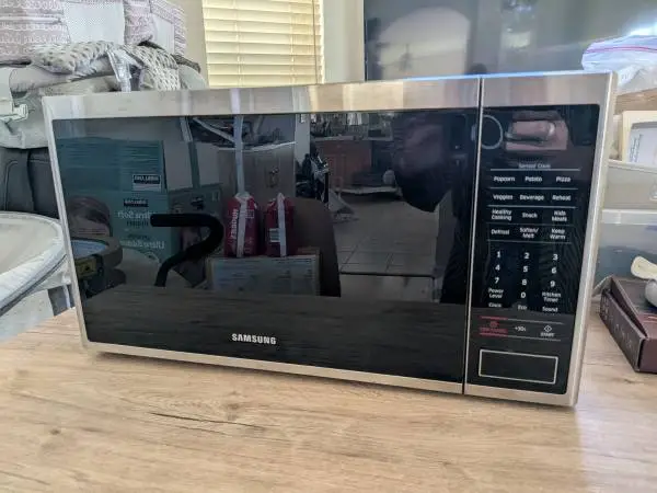 Samsung microwave (MS14K6000AS)