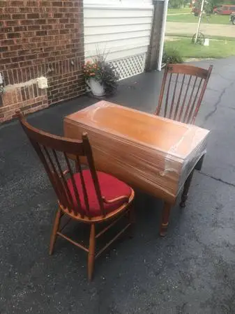 Drop leaf  table & 2 side chairs