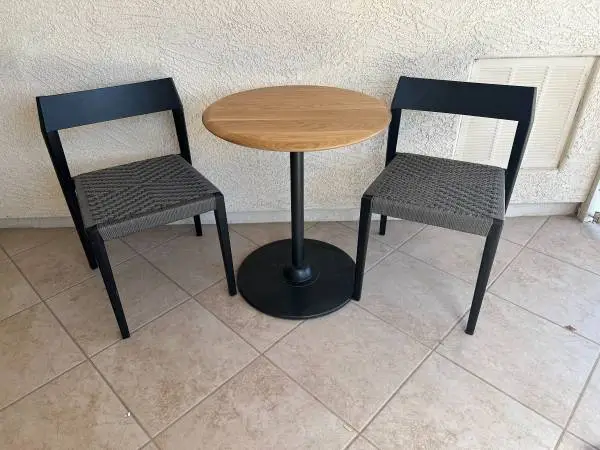 Bristo Set-Table and 2 Chairs
