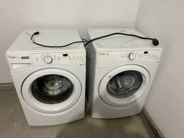 WHIRLPOOL DUET WASHER AND DRYER SET
