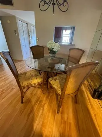 Dining table 48” with 4 chairs