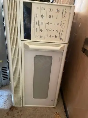### GE WHITE  MICROWAVE ###