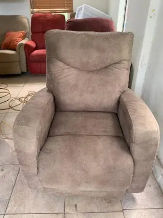 Electric Recliner in Great Condition