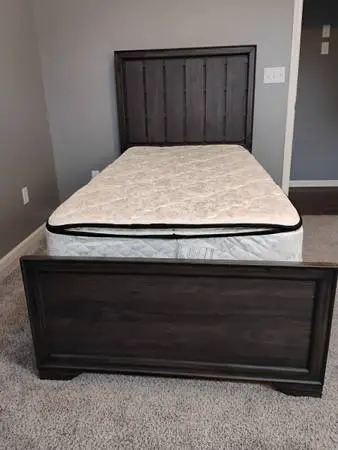 Twin bed frame & mattress
