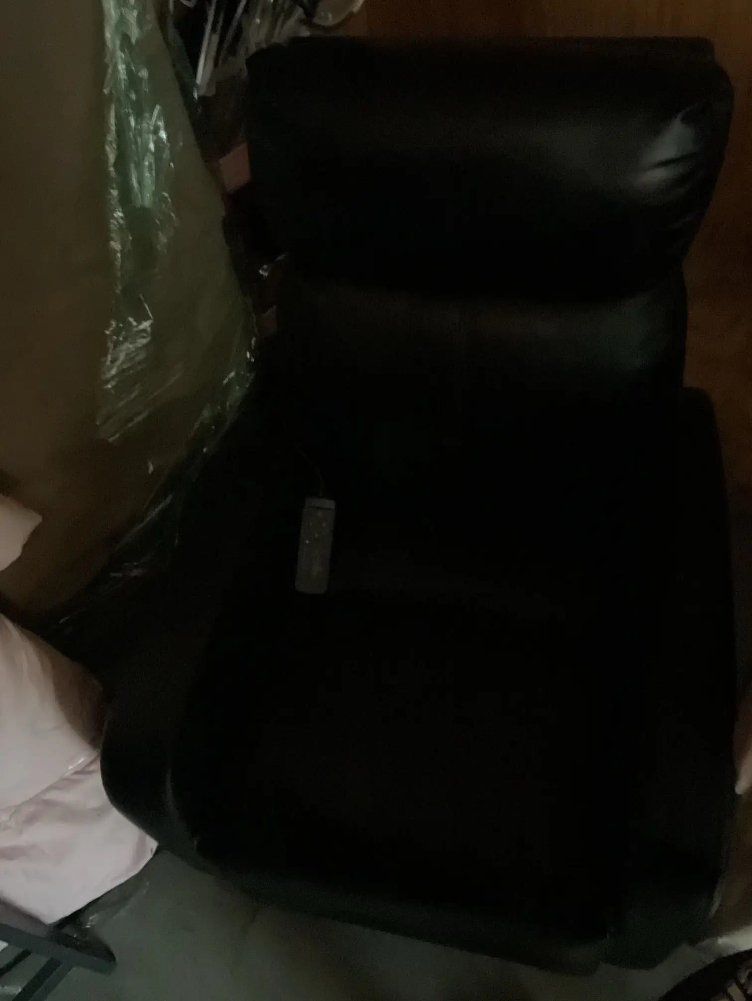 Black Power Massage Recliner Chair — Great Condition — $150 (Will negotiate) minor cat scratches