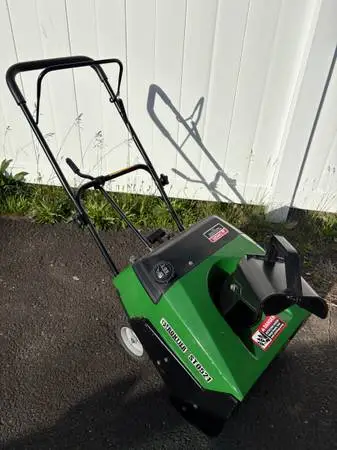 Frontier ST0521 snowblower