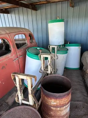 55 gallon water barrels and rack